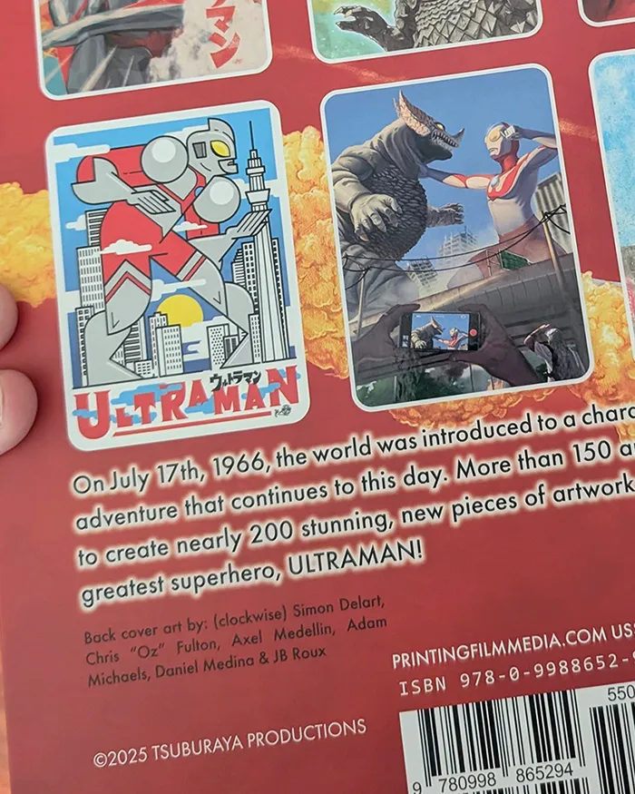 Ultraman artbook par PrintedinBlood.